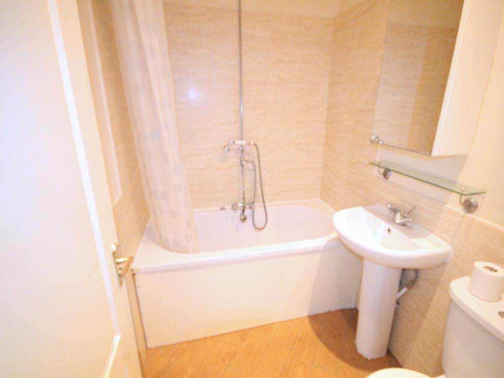 2 bedroom mid terrace house To Let in Fence - IMG_0511.jpg